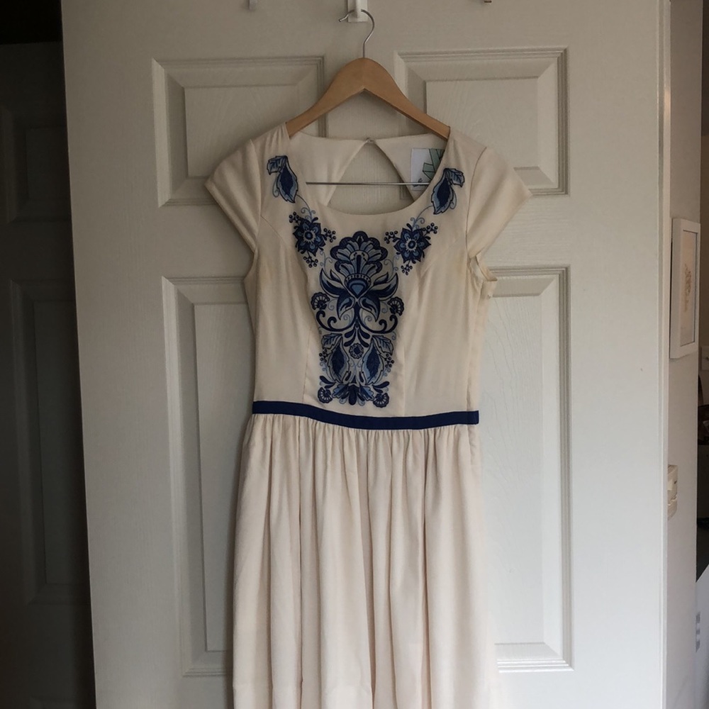 Geade floor length embroidered dress